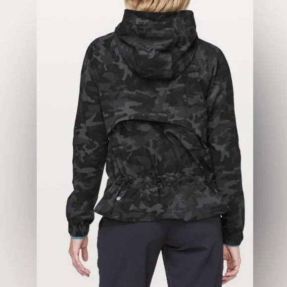 Lululemon pack it up jacket camo🍋 - Picture 2 of 10